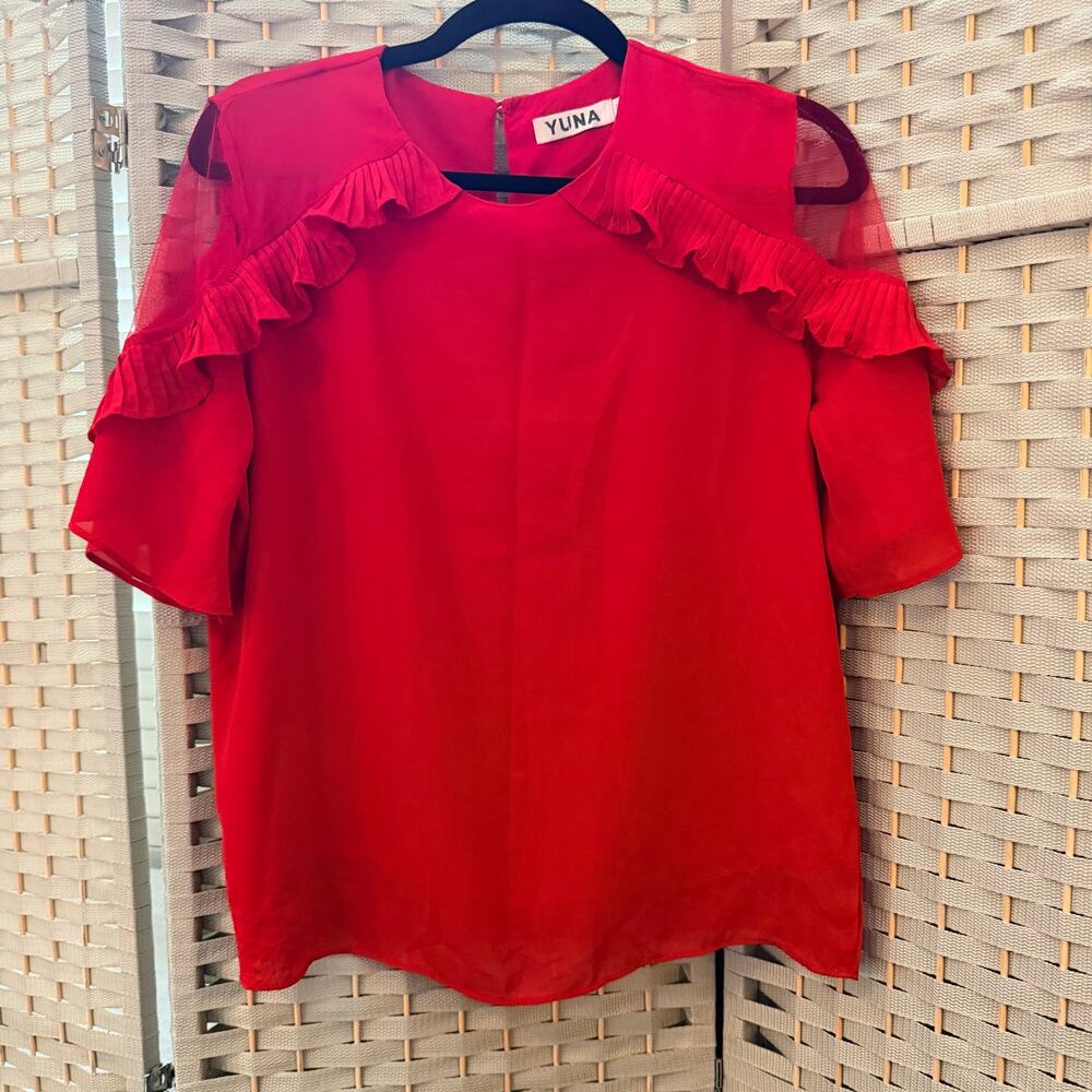 Yuna Pleated Ruffled Details Blouse Red L/XL Keyhole Neck Button Short Sleeve